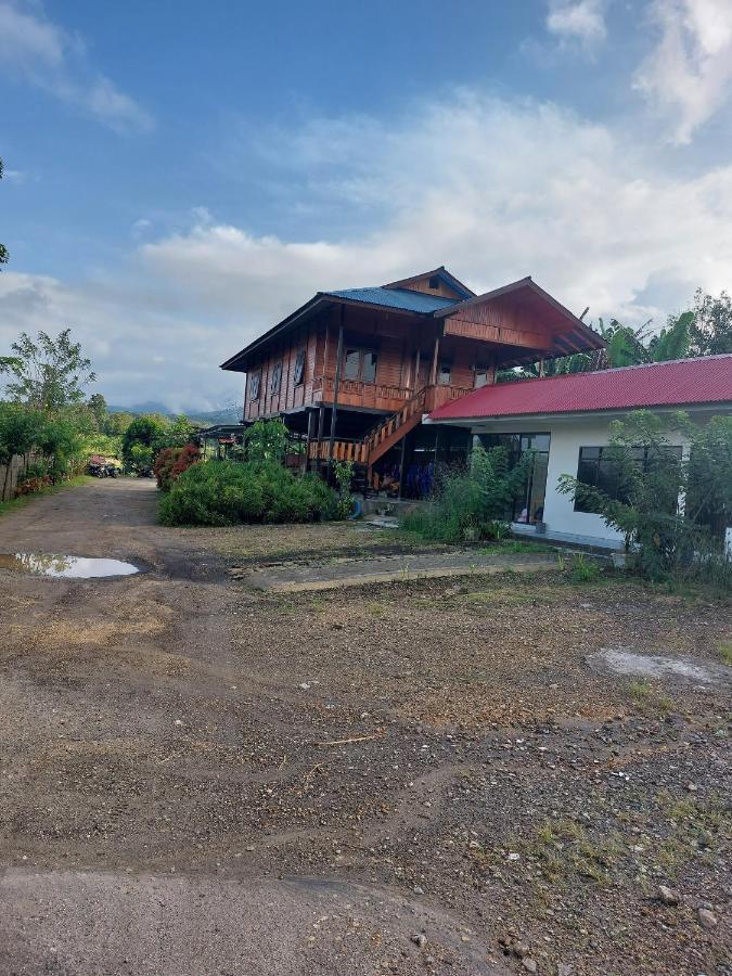 Oyo 92545 Wawi Kadio Homestay Manado Exterior photo