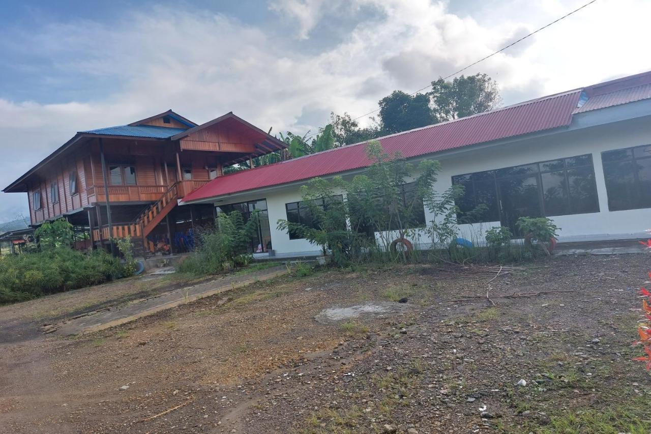 Oyo 92545 Wawi Kadio Homestay Manado Exterior photo